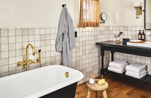 Los Olivos Hotel | Indulge at The Inn at Mattei's Tavern: Pool and Spa Oasis