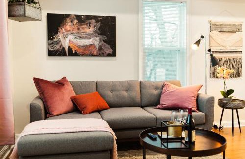 Newton Highlands Apartment | Discover The Inn at Newton Highlands - 4-Star Family Retreat