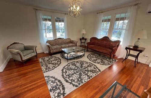 Putnam Hall Bed & Breakfast | Relax at The Inn at Palmetto with Family-Friendly Dining
