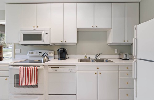 Yacolt House | Ocean View Retreat: The Inn at Pomeroy Cellars
