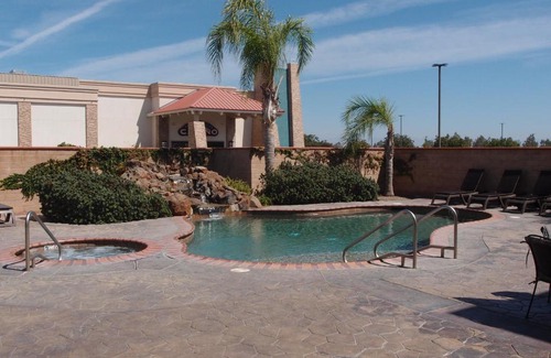 Corning Hotel | Inviting Stay at The Inn at Rolling Hills Casino & Resort