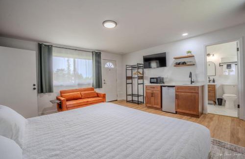 St Ignace Hotel | Discover The Inn at Shady Pines - Pet & Child Friendly Stay