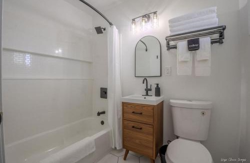 St Ignace Hotel | Discover The Inn at Shady Pines - Pet & Child Friendly Stay