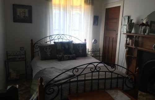 Taumarunui Bed & Breakfast | Inviting Stay at The Inn At The Convent: Pet & Child Friendly