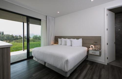 Okanagan-Similkameen Cabin | Discover The Inn at Therapy Vineyards: Guest Rated 9/10