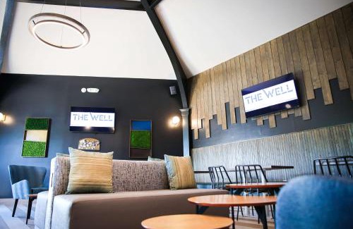 McMinnville Hotel | Relax at The Inn At Tree City with Pool & Hot Tub Amenities