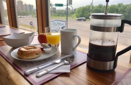 Saskatoon Downtown Hotel | Budget-Friendly Stay at The Inn on College with Breakfast