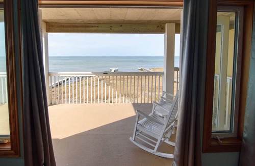 Buxton Hotel | Experience the Inn on Pamlico Sound: Ocean Views & Pool