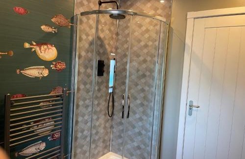 Thurso Hotel | Relax at The Inn @ Y-Not: Pool, Hot Tub & Family Fun