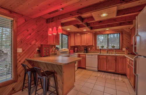 Innsbrook Ski Chalet | Discover The Innisfree Escape: Pet-Friendly & Oceanfront Retreat