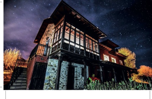 Prado Cottage | Discover Gaia: Oceanfront Escape with Inviting Spa Amenities