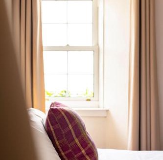Inverkip Hotel | Discover Inverkip Hotel: Family-Friendly with Breakfast Included