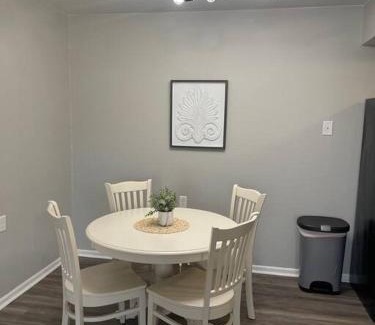 Hamilton Apartment | Family-Friendly Stay at The Irene - 2 Bedroom Apt in Quilt Town