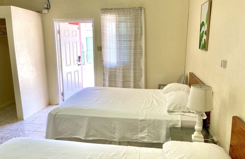 Montego Bay Hotel | Guest Rated: The Irie Inn Apt #2 with Breakfast Included