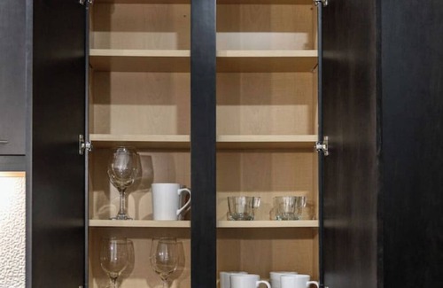 Dallas Design District Apartment | The Iron Loft - King Tempurpedic Prime Location