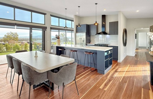 Mansfield House | The Iron Pear - Luxury with Country Views