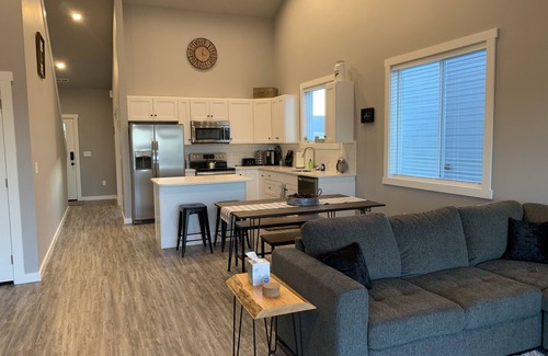 Moses Lake House | Experience Tranquility at The Irons Legacy Golf Resort