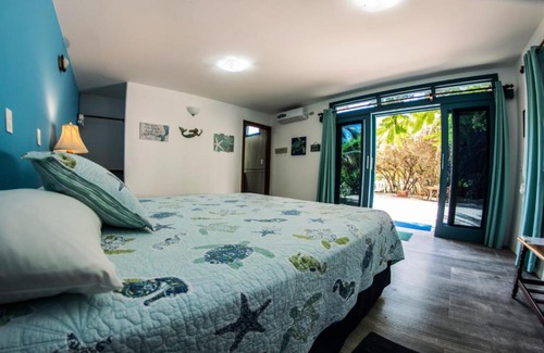 Puerto Villamil Bed & Breakfast | Discover The Isabela Beach House: Oceanfront Bliss Awaits