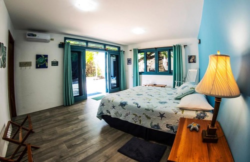 Puerto Villamil Bed & Breakfast | Discover The Isabela Beach House: Oceanfront Bliss Awaits