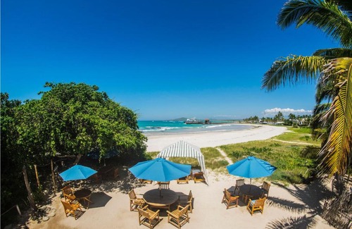 Puerto Villamil Bed & Breakfast | Discover The Isabela Beach House: Oceanfront Bliss Awaits