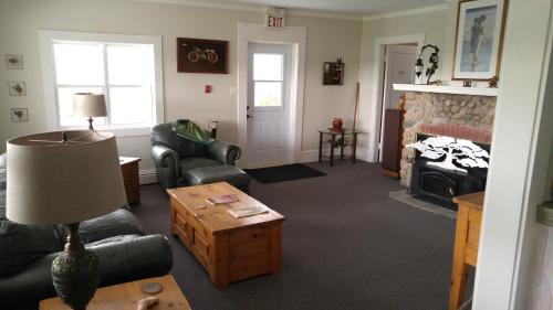 Ingonish Beach Hotel | Eco-Friendly Island Inn with Ocean Views and Breakfast