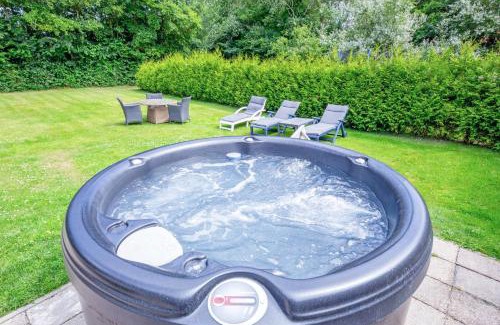 De Koog House | Island Life Retreat on Texel with Inviting Jacuzzi