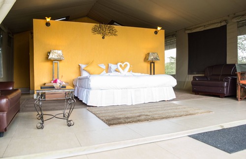 Nairobi Hotel | Discover The IslanDreaM: Family-Friendly Escape with Pool