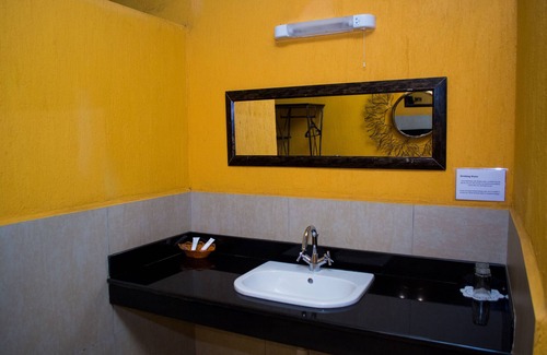 Nairobi Hotel | Discover The IslanDreaM: Family-Friendly Escape with Pool