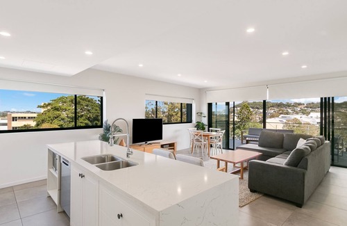 Tweed Heads Apartment | Modern Pet-Friendly Retreat at The Ivory 20 – Book Now!