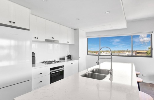 Tweed Heads Apartment | Modern Pet-Friendly Retreat at The Ivory 20 – Book Now!