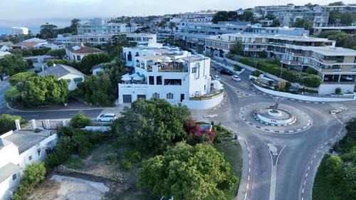 Plettenberg Bay Hotel | Relax at The Ivory Haus: 4-Star Oceanfront Retreat