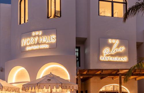 Plettenberg Bay Hotel | Relax at The Ivory Haus: 4-Star Oceanfront Retreat