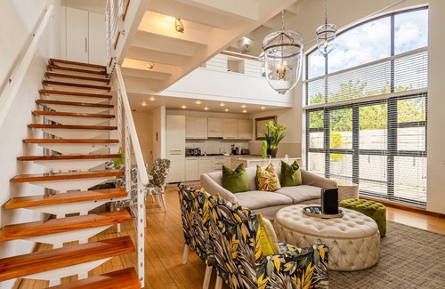 Franschhoek Apartment | Inviting Ivy Apartments: Ocean View & Pet-Friendly Escape