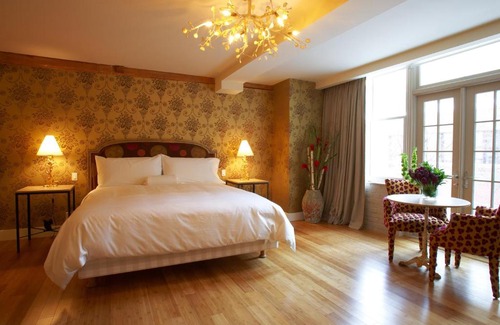 Old Town Hotel | Luxury Stay at The Ivy at Verity: Rated 9/10 with Pool & Hot Tub