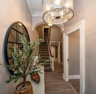 Londonderry House | The Ivy House On Clarendon