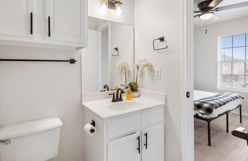 Killeen Condo | The Ivy Suite - Great Location!