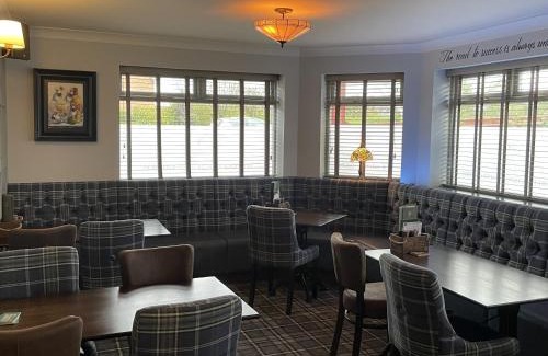 Stockton-on-Tees Bed & Breakfast | Explore The Ivy Tree: Family-Friendly Stay with Dining