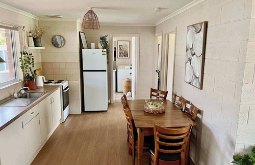 Waterhouse House | Welcome to The J's - Pet-Friendly Retreat for Families