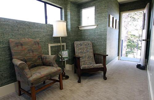 Monterey Bed & Breakfast | Experience The Jabberwock Bed & Breakfast with Ocean Views