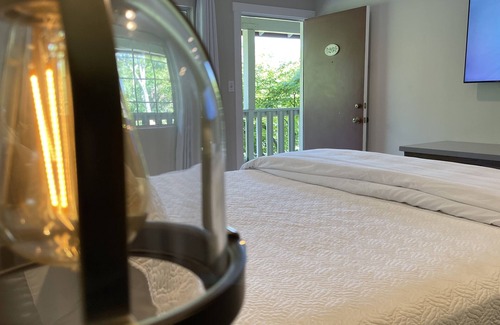 Glen Ellen Hotel | Experience The Jack London Lodge: Rated 9/10 with Spa & Pool