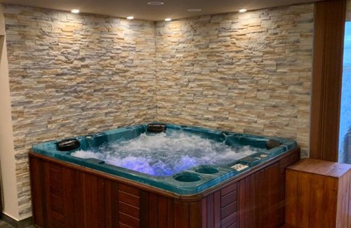Miskolc-Tapolca House | Relax in The Jakuzzi Room Miskolctapolca - 4 Star Retreat