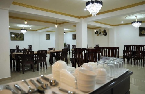 Nishat-Shalimar Hotel | Discover The Jamawar: 4-Star Retreat with Pet-Friendly Amenities