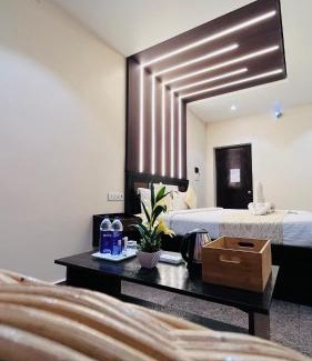 Kalapettai Hotel | Top-Rated Jeyam Residency Near Mangrove Boating