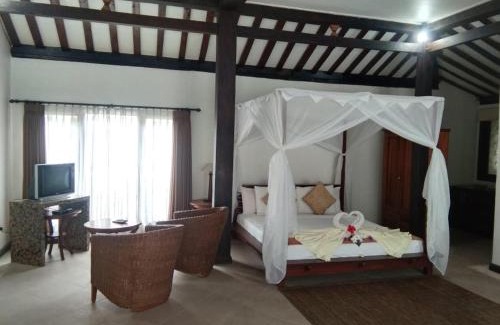 Tukad Mungga Cabin | Relax at The Joglo By The Beach in Beautiful Pemuteran