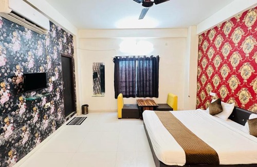 Rau Hotel | Pet-Friendly Escape at The Jordan Palace with Breakfast
