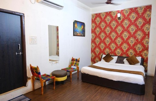 Rau Hotel | Pet-Friendly Escape at The Jordan Palace with Breakfast