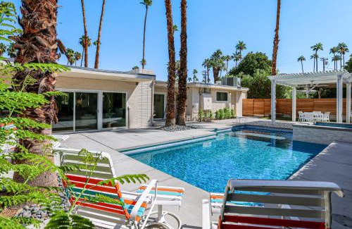 Twin Palms House | Explore The Joshua Tree Place: Perfect for Families & Pets