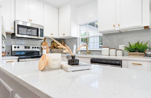 Landon Branch House | Discover The JOY House: 10/10 Rated Waco Cottage Retreat