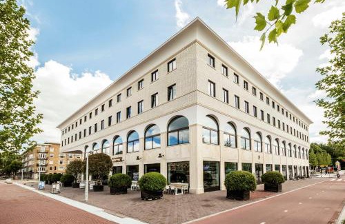 Stadionbuurt Hotel | Experience The July - Twenty Eight: 4-Star Family Retreat