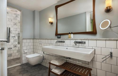 Stadionbuurt Hotel | Experience The July - Twenty Eight: 4-Star Family Retreat